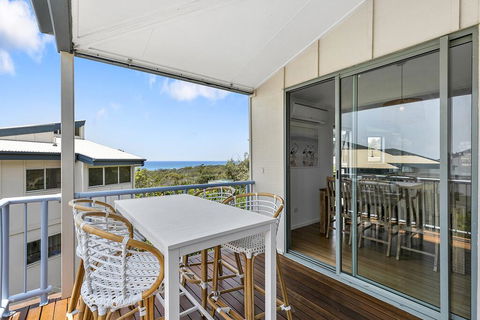 Stunning Beach Front Villa At Castaway Cove - Kempsey Accommodation 0
