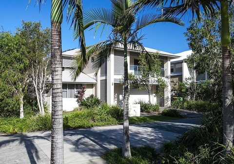 Stunning Beachside Home Minutes From Coolum Beach - Kempsey Accommodation 1