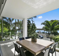 Stunning Riverfront Apartment in Noosaville - Unit 2 Wai Cocos 215 Gympie Terrace - Kempsey Accommodation