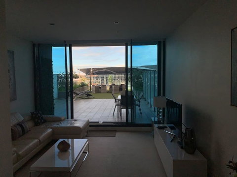 Stunning Riverside Apartment Near MCEC And Casino! - Kempsey Accommodation 3