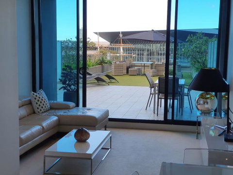 Stunning Riverside Apartment Near MCEC And Casino! - Kempsey Accommodation 0