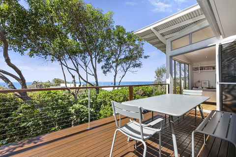Stunning Seaviews, Sunshine Beach - Kempsey Accommodation 3