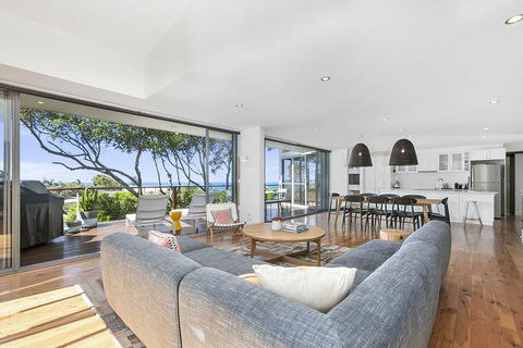Stunning Seaviews, Sunshine Beach - Kempsey Accommodation 1