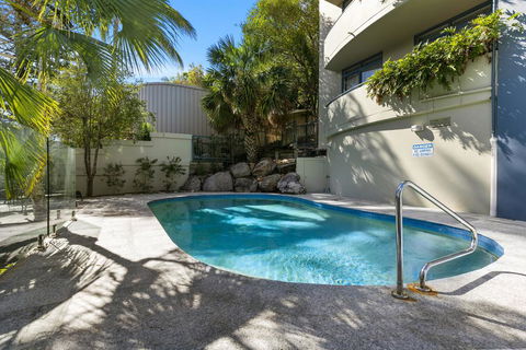Stunning Top Floor Sunshine Beach Getaway! Unit 7 Vista Pacific 12 Bryan Street - Kempsey Accommodation 2