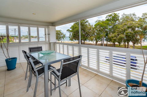 Stunning Waterfront Home With Pool - Sylvan Beach Esp, Bellara - Kempsey Accommodation 1