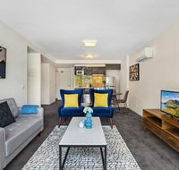 Stylish 2-Bed Apartment with Parking in Hip Area - Kempsey Accommodation