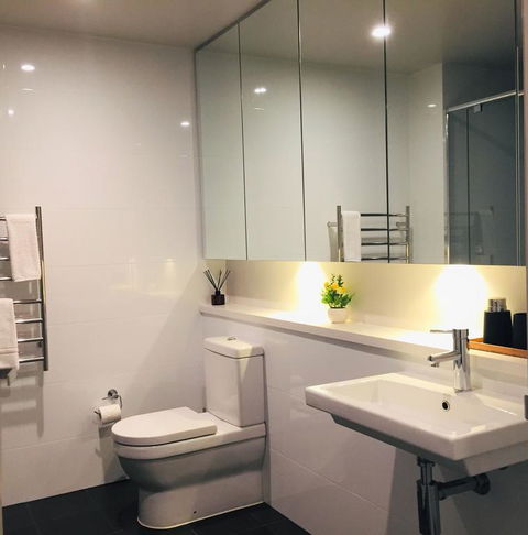 Stylish 2BR With Stunning Views - Sydney Olympic Park - Kempsey Accommodation 3