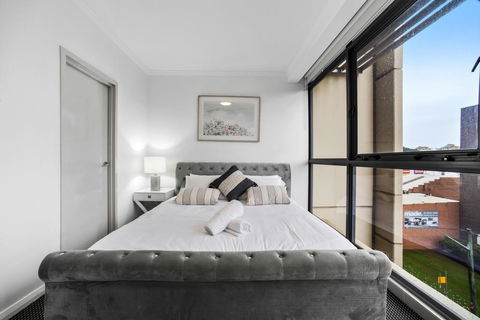 Stylish And Spacious Apt With Double Living Room - Kempsey Accommodation 3