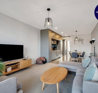 STYLISH CAMPERDOWN APARTMENT and PARKING INC - Kempsey Accommodation