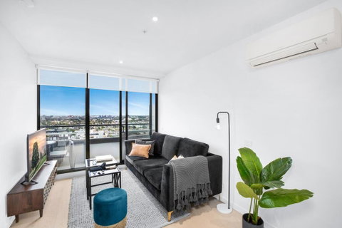 Stylish One-Bed Apartment With Balcony And Parking - Kempsey Accommodation 0