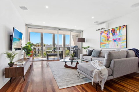 Stylish Saint Kilda Pad. Walk To Beach And Cafes, Luna Park - Kempsey Accommodation 0