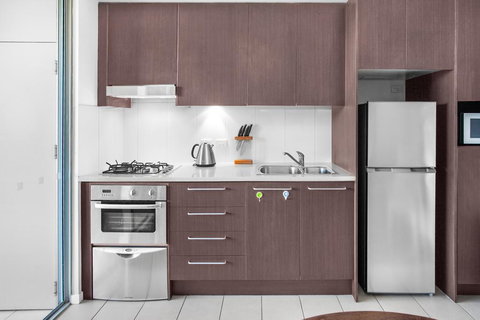 Stylish Split Level Apartment 13 Minutes From City - Kempsey Accommodation 3
