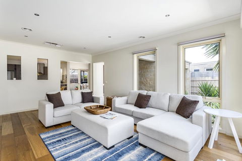 Summer Breeze - Kempsey Accommodation 0
