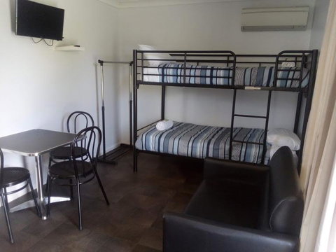 Summit Cabin - Kempsey Accommodation 1