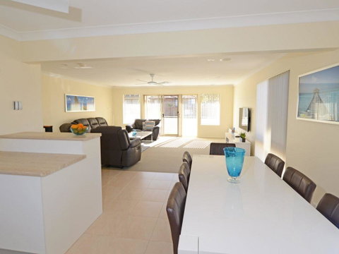 Sunbakers - Kempsey Accommodation 0