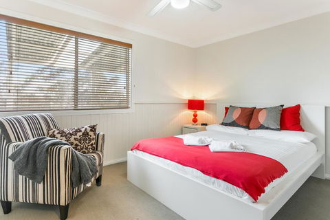Sunflower Cottage - Kempsey Accommodation 3