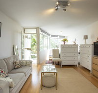 Sunlit studio in the trees walk to the beach - Kempsey Accommodation