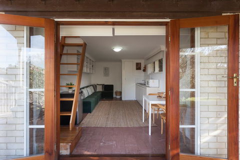 Sunseeker Cottage - Gorgeous Seaside Cottage - Kempsey Accommodation 1