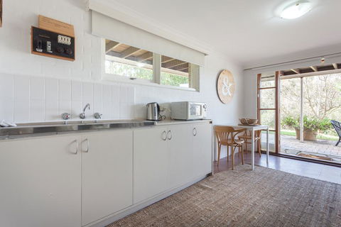 Sunseeker Cottage - Gorgeous Seaside Cottage - Kempsey Accommodation 3