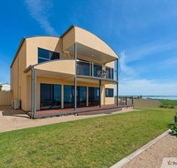 Sunset Cove Beach House - Kempsey Accommodation