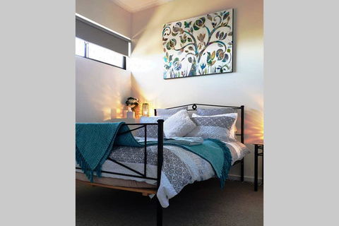 Sunsets, Sea, Wine - Kempsey Accommodation 1