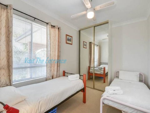 Surf Side Palms 12 - Kempsey Accommodation 1