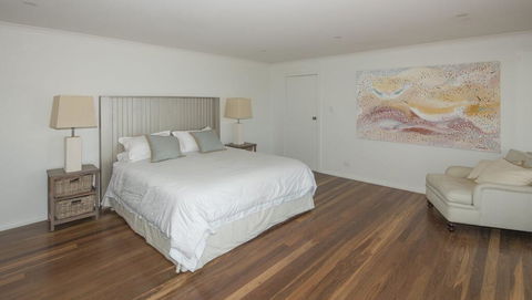 Surfers Ave Retreat Narrawallee - Kempsey Accommodation 1