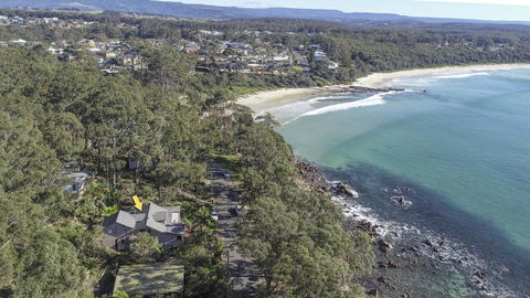 Surfers Ave Retreat Narrawallee - Kempsey Accommodation 0