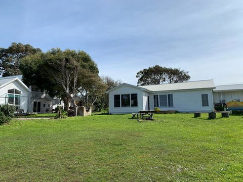 Surfside Backpacker - Kempsey Accommodation 0