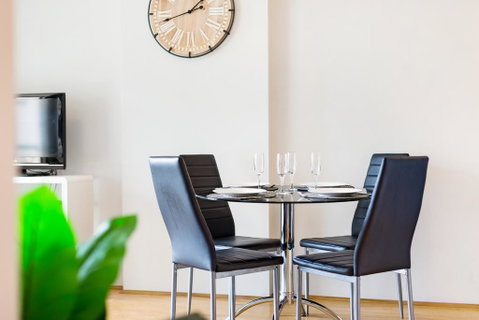 Surry Hills Fully Self Contained Modern 1 Bed Apartment (1012ELZ) - Kempsey Accommodation 3