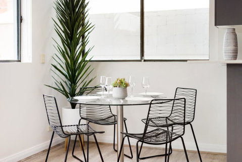 Surry Hills Modern Self-Contained One-Bedroom Apartment (19 FOV) - Kempsey Accommodation 2