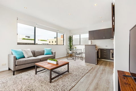 Surry Hills Modern Self-Contained One-Bedroom Apartment (19 FOV) - Kempsey Accommodation 0