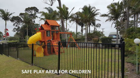 Tabourie Lake Motor Inn - Kempsey Accommodation 1