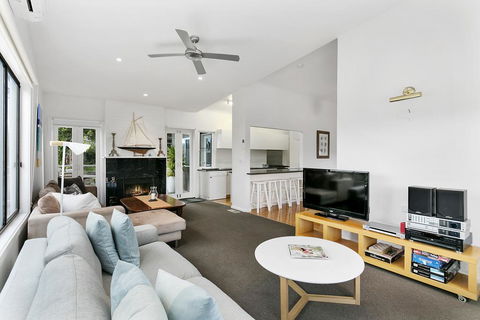 Tallarook Beach House - Very Close To Beach - Kempsey Accommodation 1