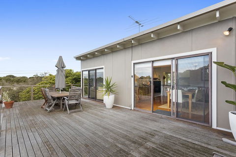 Tallarook Beach House - Very Close To Beach - Kempsey Accommodation 2