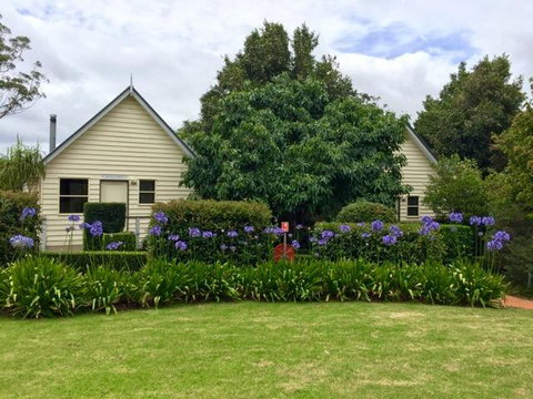 Tamborine Gardens - Kempsey Accommodation 2