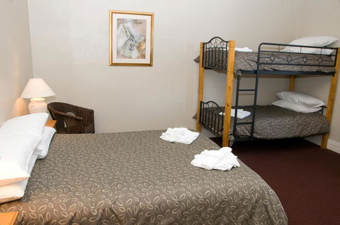 The Alpine Hotel - Kempsey Accommodation 2