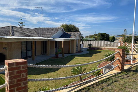 The Anchorage - Kempsey Accommodation 0