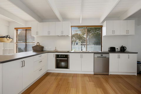 THE ASHMAN HOUSE - Modern And Close To Town - Kempsey Accommodation 2