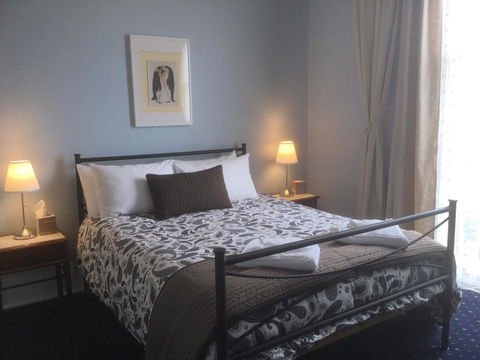 The Bank Guesthouse Glen Innes - Kempsey Accommodation 1
