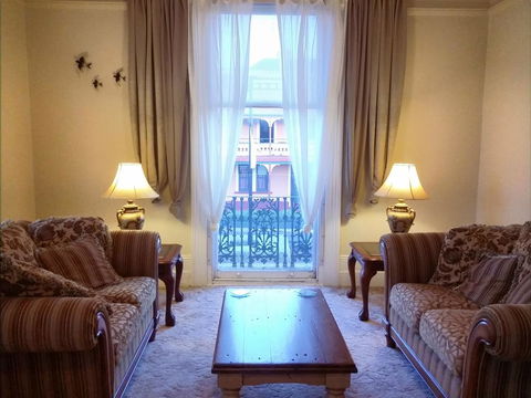 The Bank Guesthouse Glen Innes - Kempsey Accommodation 3