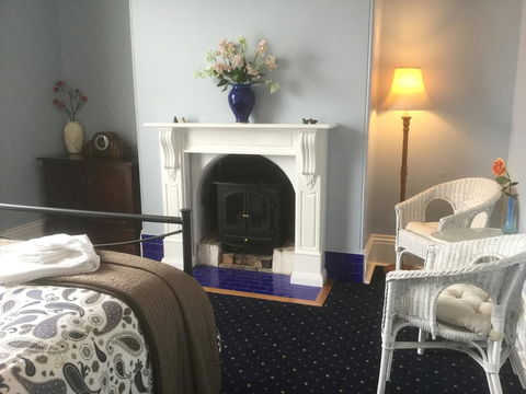 The Bank Guesthouse Glen Innes - Kempsey Accommodation 2