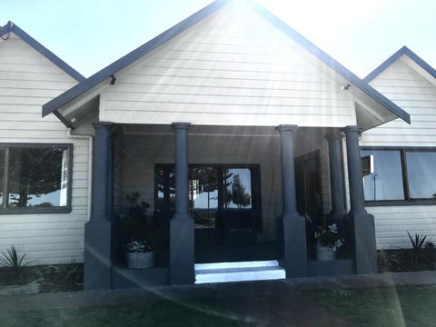 The Beach House & Villas - Kempsey Accommodation 1
