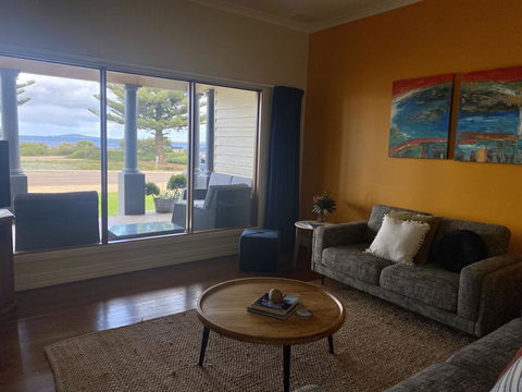 The Beach House & Villas - Kempsey Accommodation 2