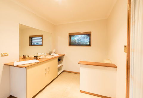 Parnella Kettering - Kempsey Accommodation 6
