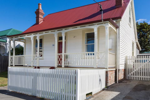 Brampton Cottage - Kempsey Accommodation 0