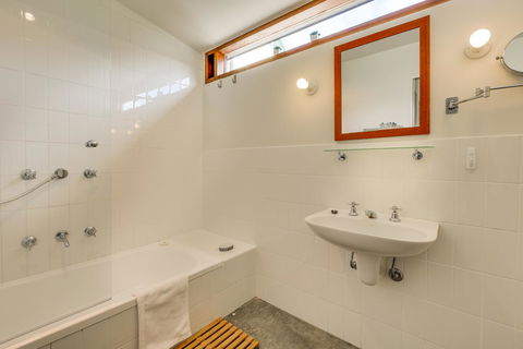 Brampton Cottage - Kempsey Accommodation 15