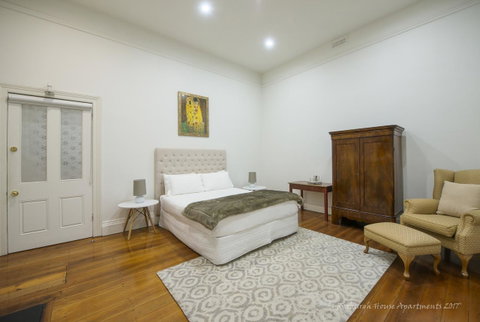 Roxburgh House Apartments - Kempsey Accommodation 8