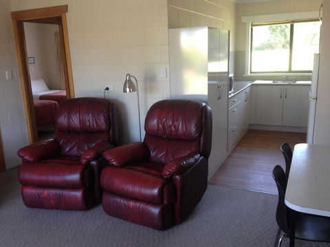 Willaway Motel Apartments - Kempsey Accommodation 4