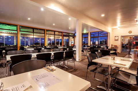 Beachfront Bicheno - Kempsey Accommodation 37
